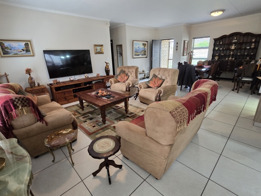 3 Bedroom Property for Sale in Dormehls Drift Western Cape